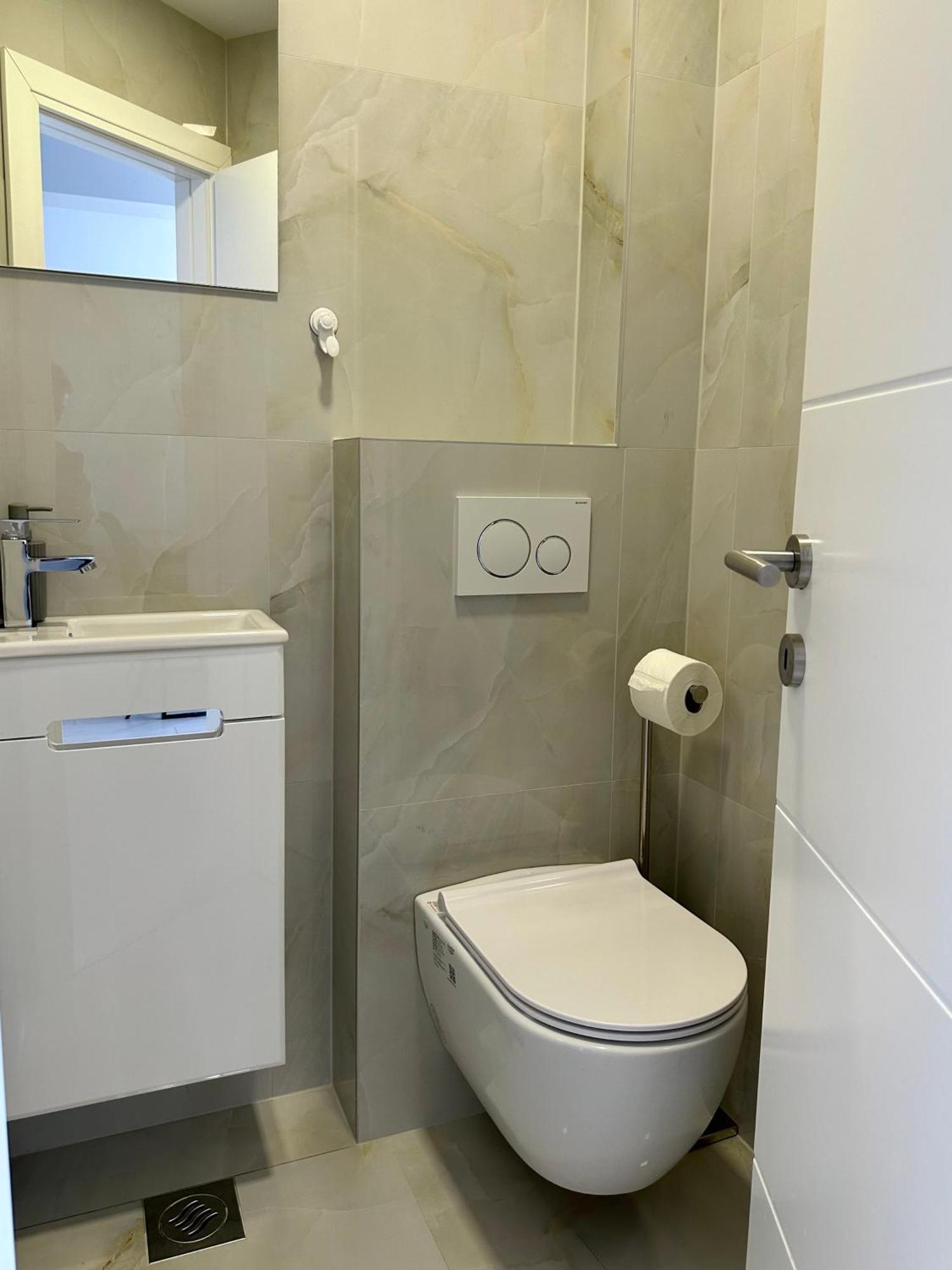 Zen Residence Брист Екстериор снимка